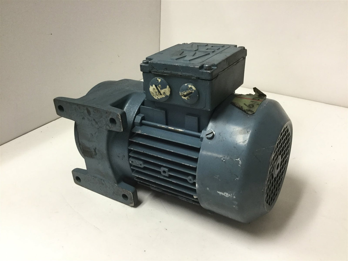 Used Sew Eurodrive R302DT71D-4 AC Motor, Voltage: 550V, Shaft Diameter: 16mm