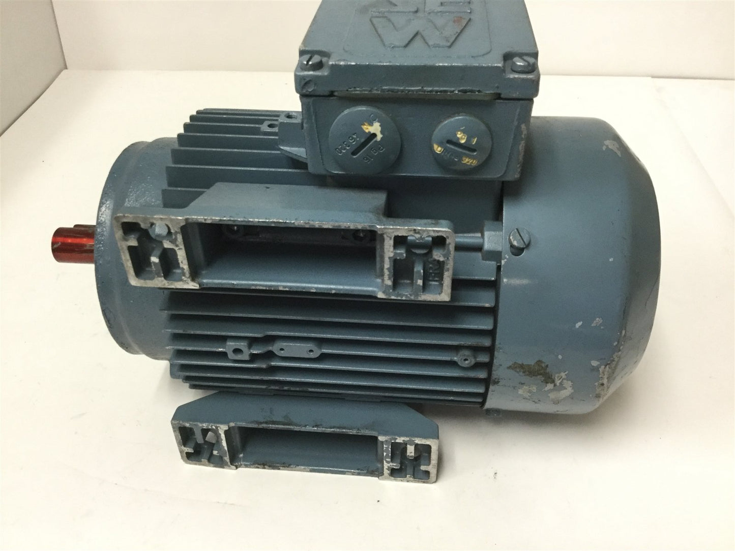 Used Sew Eurodrive DT80N-6 AC Motor, Voltage: 550V, Shaft Diameter: 19mm