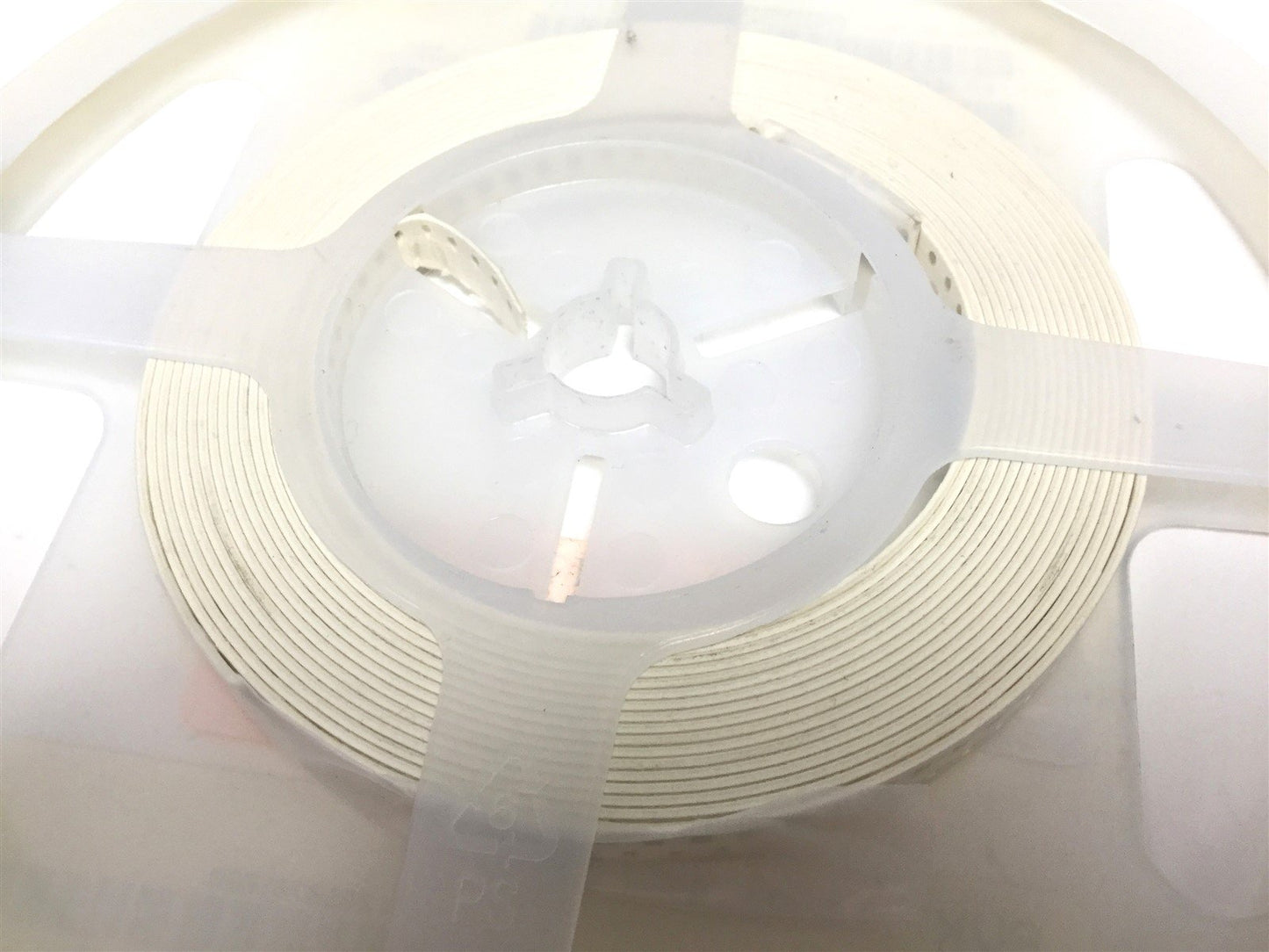 New Lot of 1000 New AVX Corporation 08052A100JAT2A Ceramic Capacitors, 10pF 200V