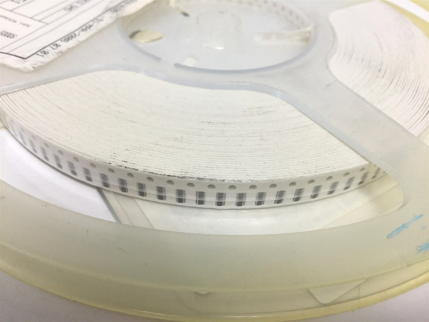 New Lot of 3500 New Rohm MNR18E0APJ270 Isolated 8 Resistor Network/Array, 16-Pins