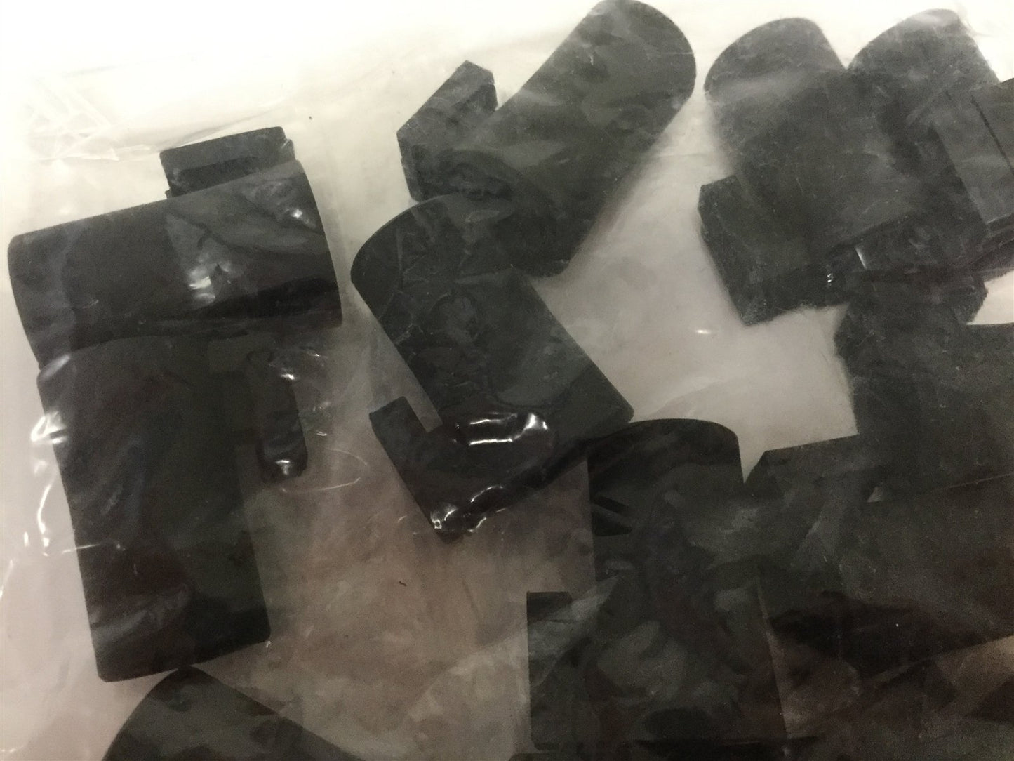 New Lot of 24 New Murrplastik 87141226 Cable Entry Grommets, For 10mm-11mm OD