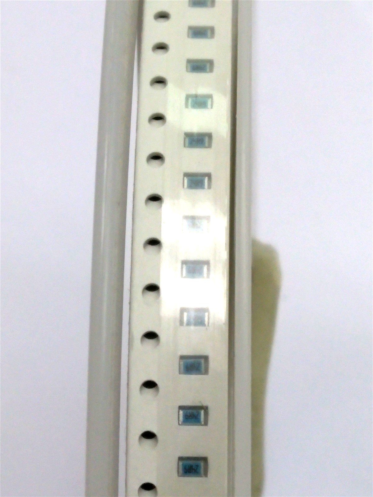 New Lot of 5000 KOA Speer RK73H2AT5230F Thick Film Resistor .125W ±1% 523 Ohm 150V