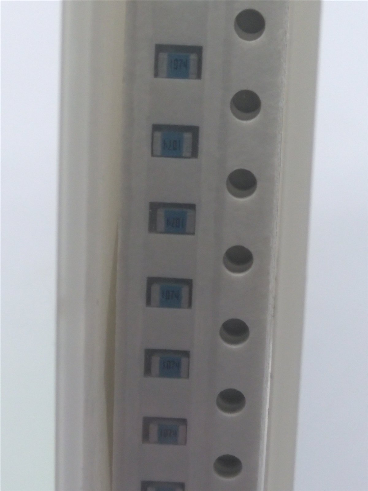 New Lot of 4000 KOA Speer RK73H2AT1074F Thick Film Resistor .125W ±1% 1.07m Ohm 150V