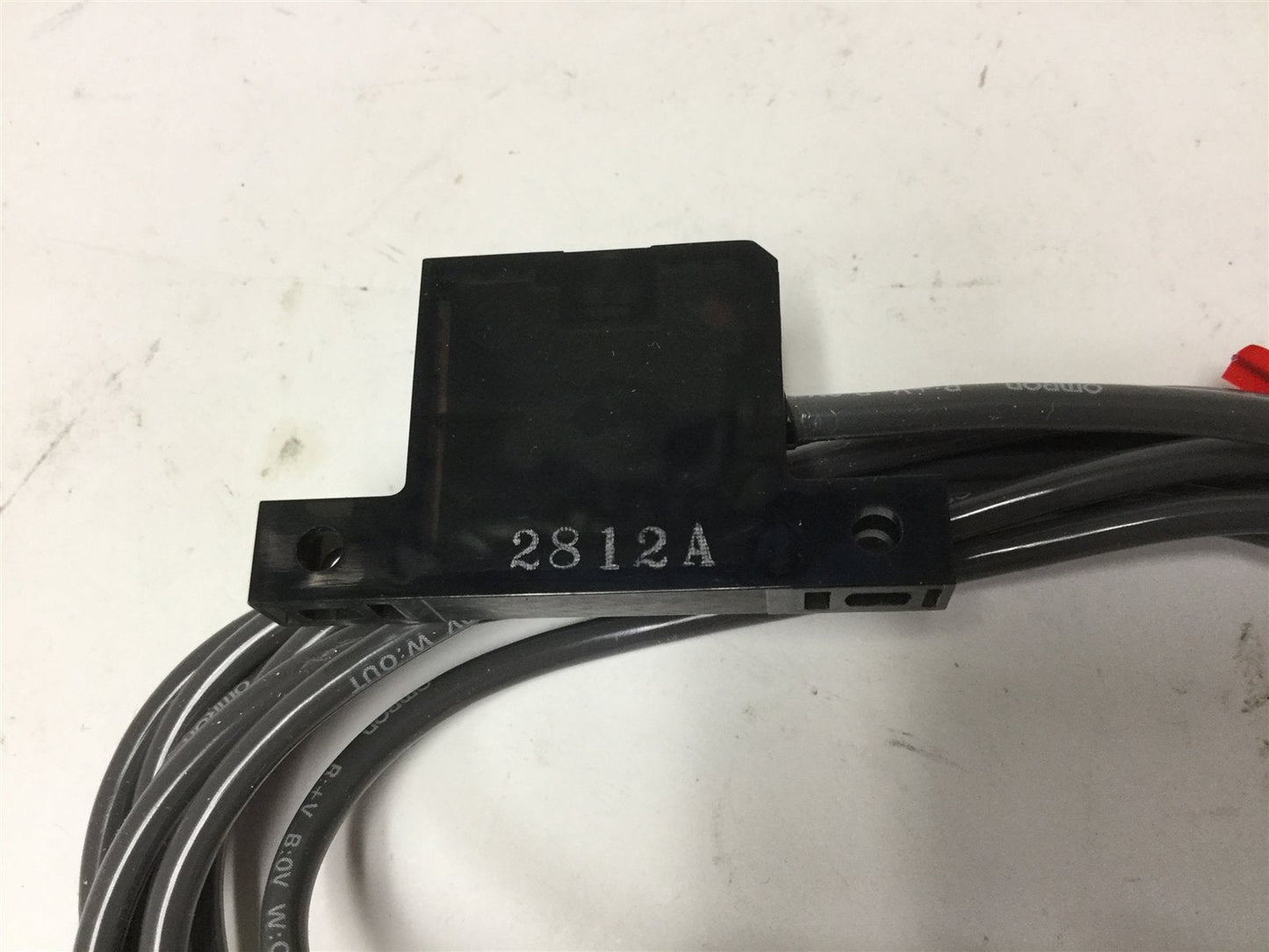 New Omron E3HF-DS5E1 Photoelectric Sensor, Sensing: 50mm, Voltage: 12-24VDC