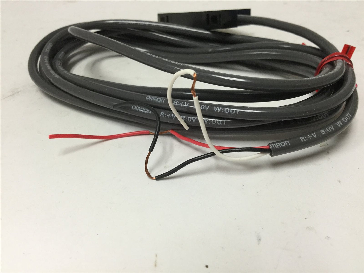 New Omron E3HF-DS5E1 Photoelectric Sensor, Sensing: 50mm, Voltage: 12-24VDC