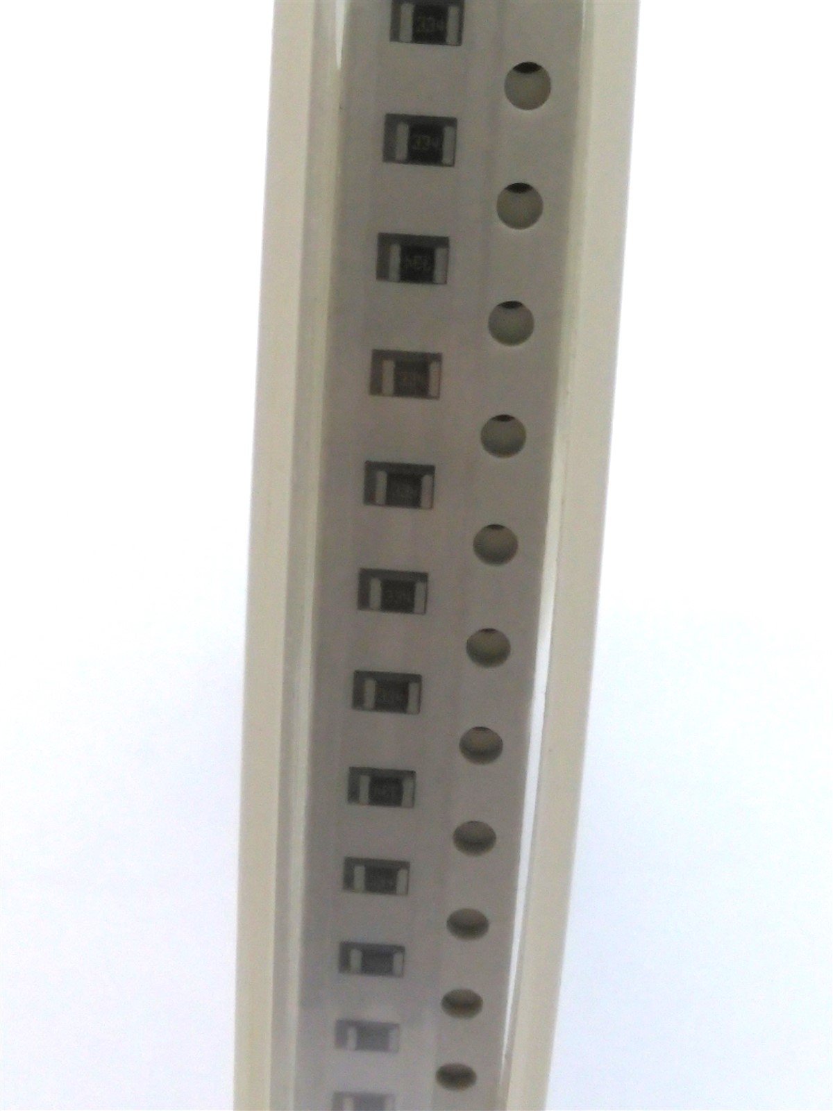 New Lot of 4000 KOA Speer RM73B2AT334J Thick Film Resistor .125W ±1% 330k Ohm 150V