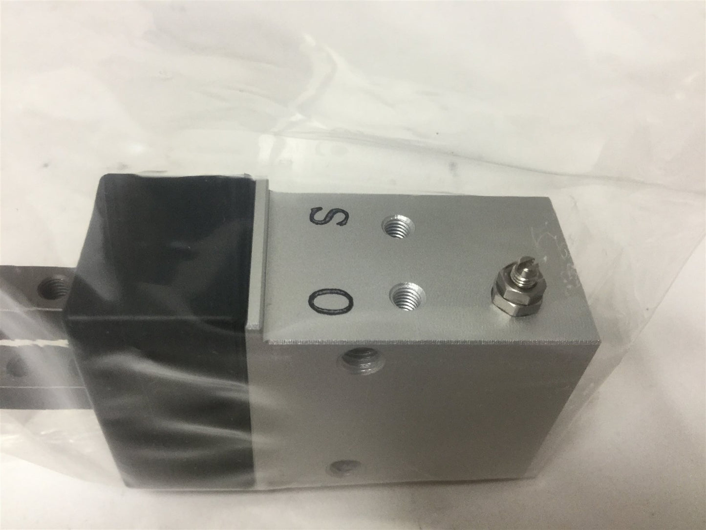 New SMC MHK2-12D Gripper, 2-Finger, Double Acting, Bore: 12mm, 0.1-0.6MPa
