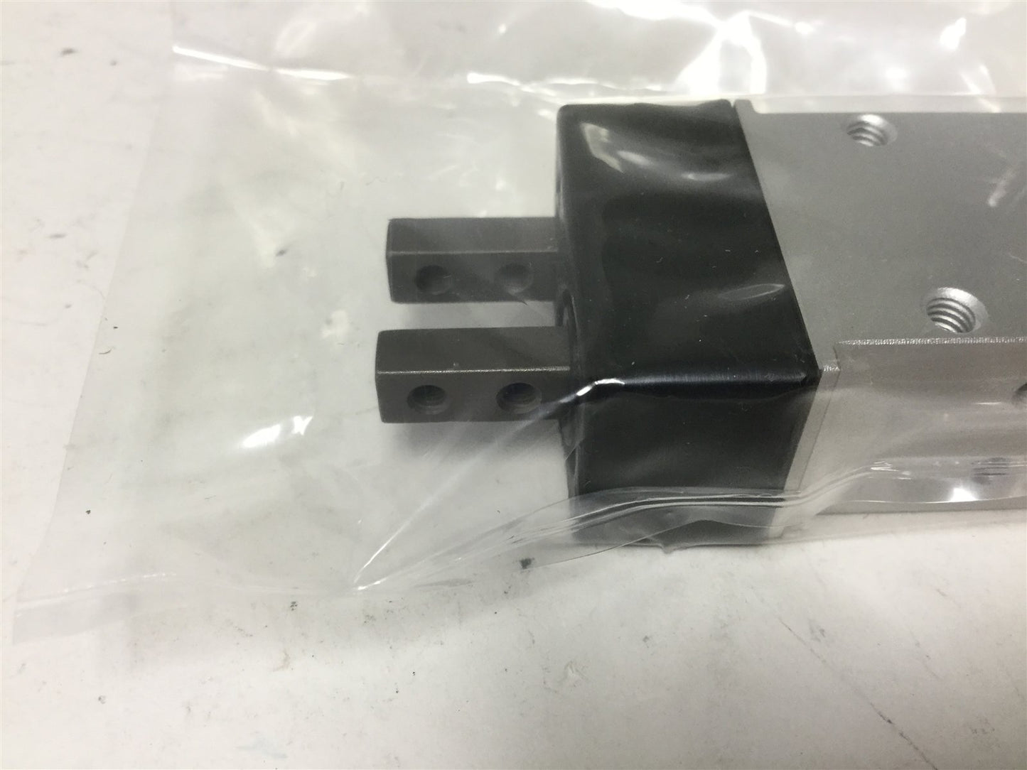 New SMC MHK2-12D Gripper, 2-Finger, Double Acting, Bore: 12mm, 0.1-0.6MPa