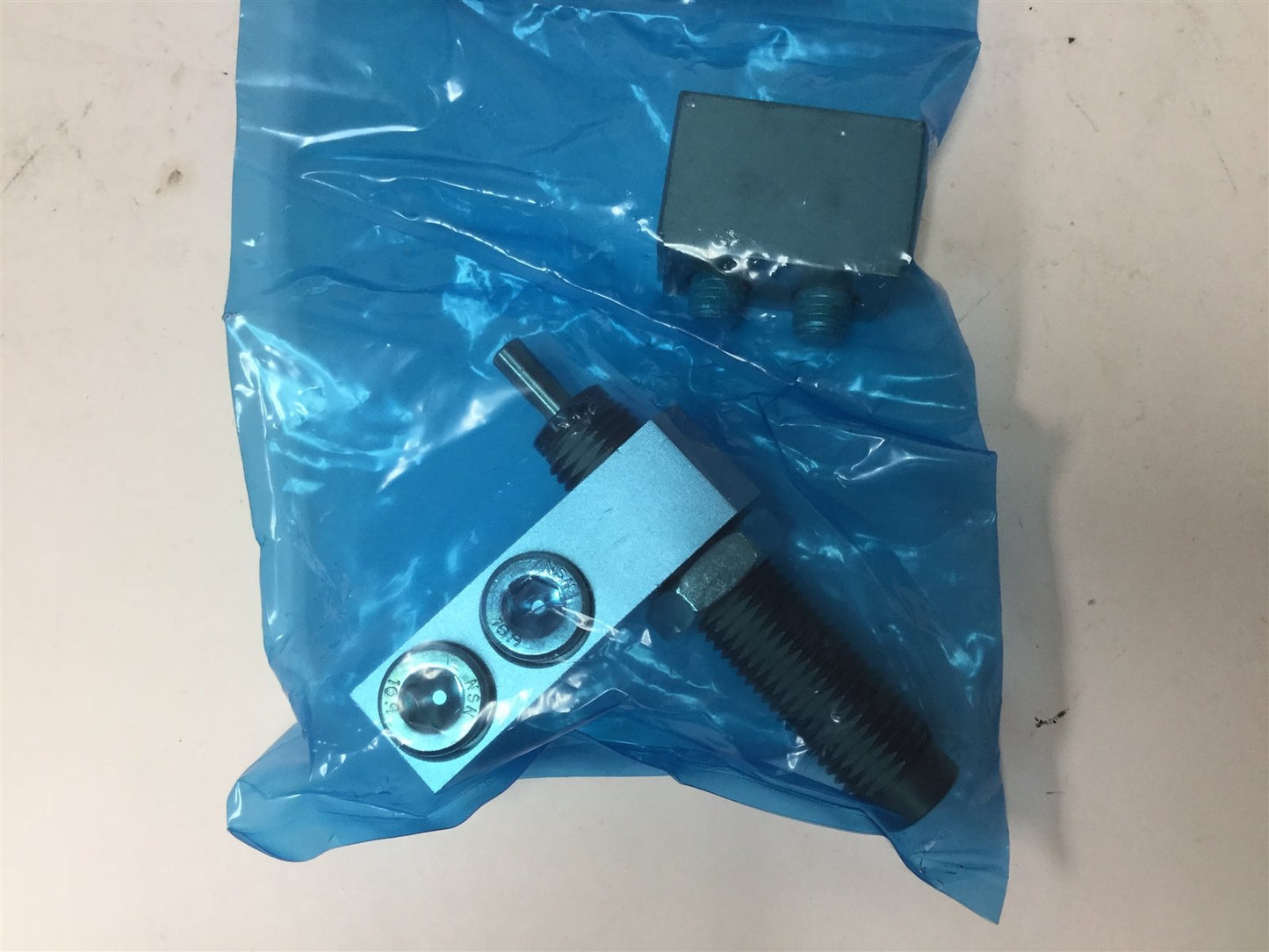 New SMC MXQ-BS25 Shock Absorber, Extension End, For 25mm Bore Size Cylinders