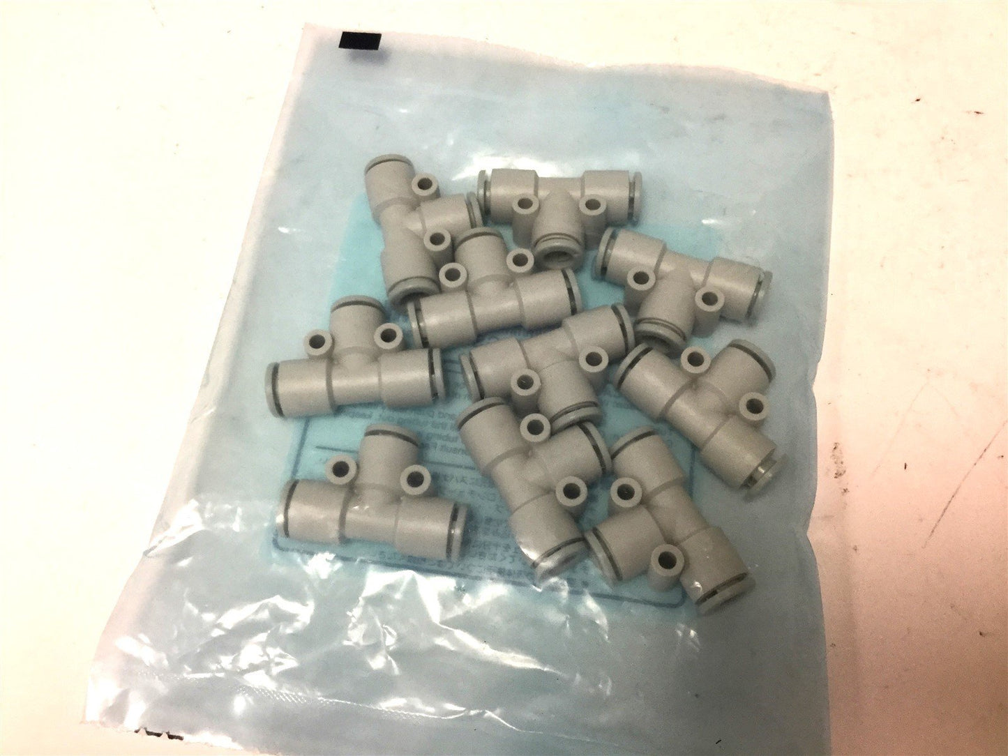 New Lot of 10 New SMC KJT06-00 Push-To-Connect Tube Tee Fittings, 6mm Tube OD