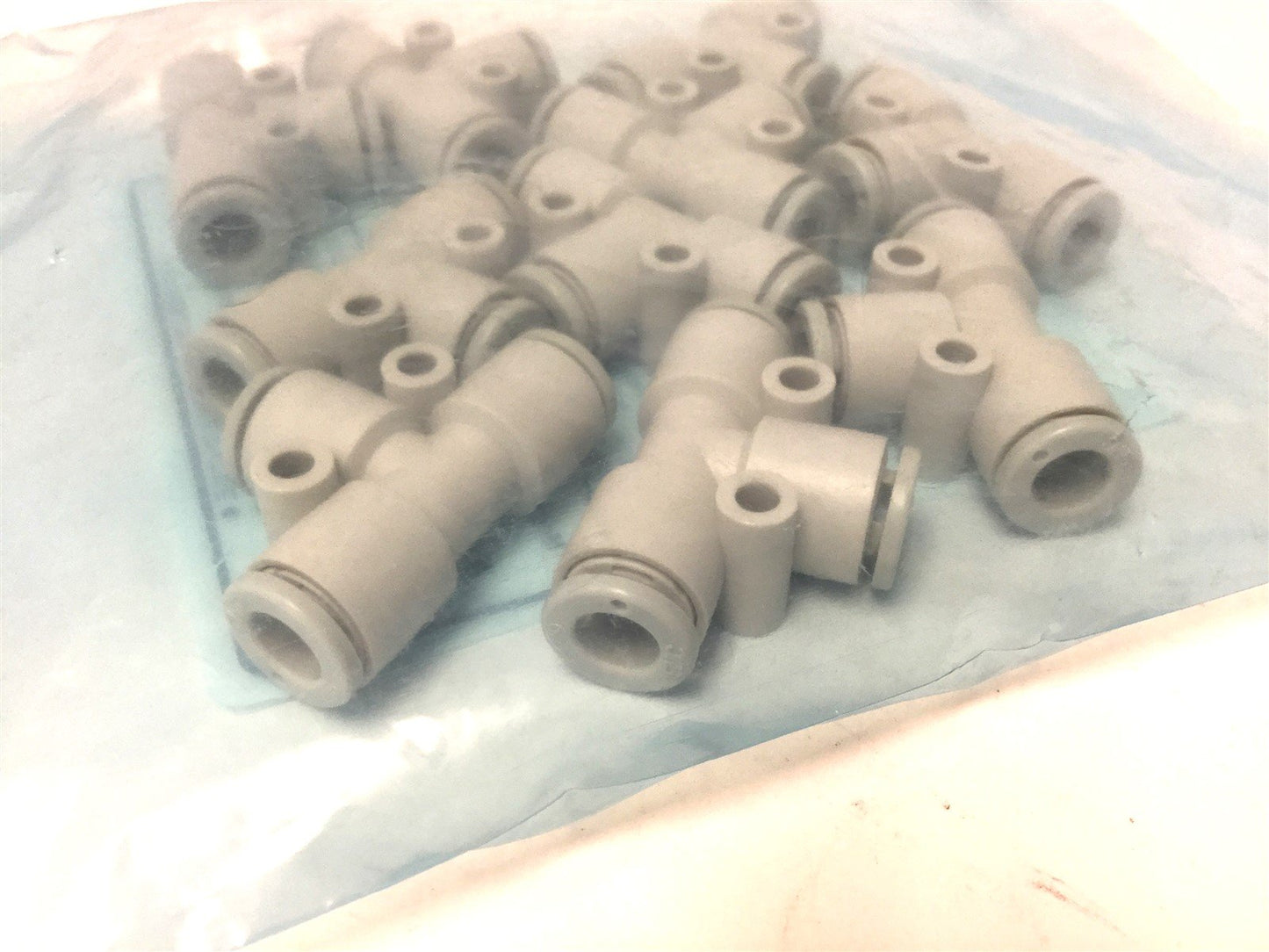 New Lot of 10 New SMC KJT06-00 Push-To-Connect Tube Tee Fittings, 6mm Tube OD