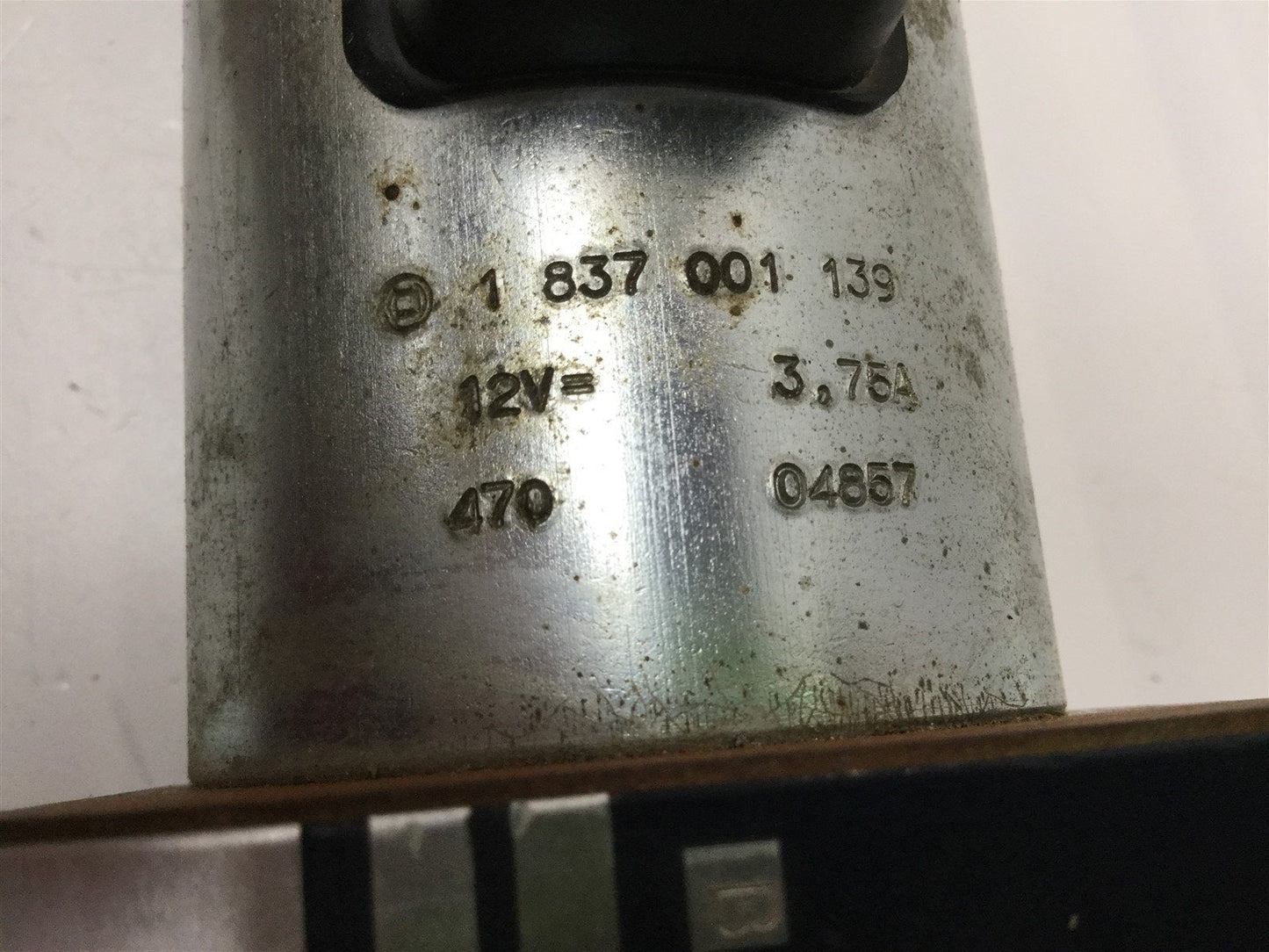 New – Open box Bosch 081WV10P1V1004WS012/00 Hydraulic Solenoid Control Valve, 4600 psi, 12VDC