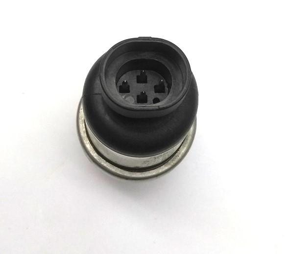 Used Cole Parmer 68848-34 Pressure Transducer, 200PSI In: 8-30VDC Out: 1-5VDC 1/4"NPT