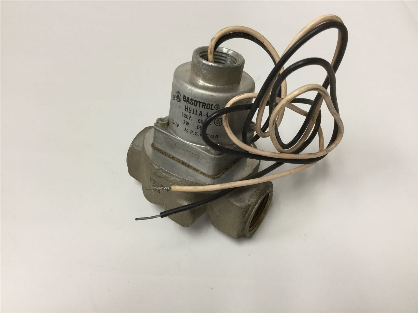 Used Basotrol H91LA-4 Gas Solenoid Valve, Voltage: 120VAC, Power: 7W, Ports: 3/4" NPT