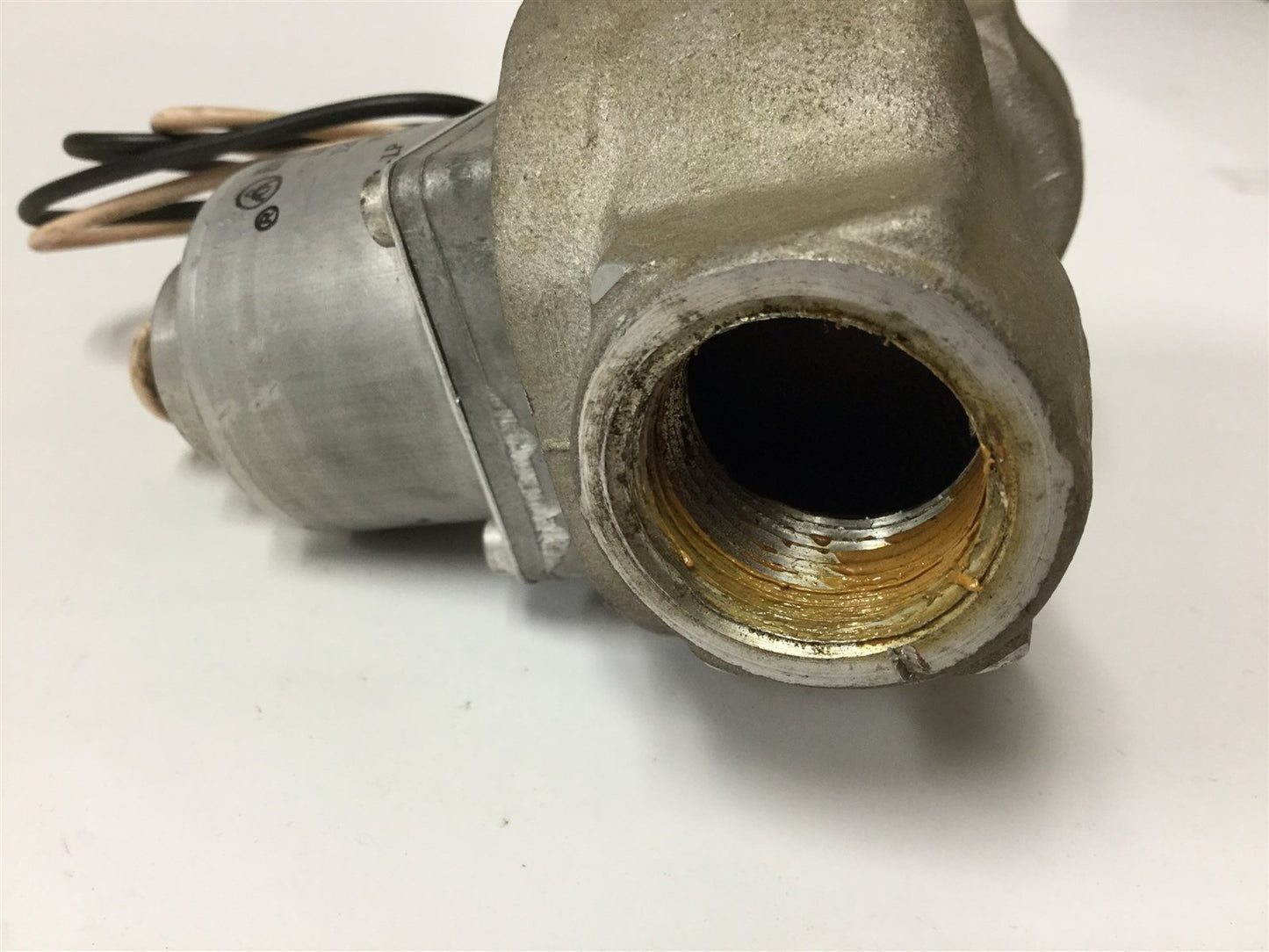 Used Basotrol H91LA-4 Gas Solenoid Valve, Voltage: 120VAC, Power: 7W, Ports: 3/4" NPT