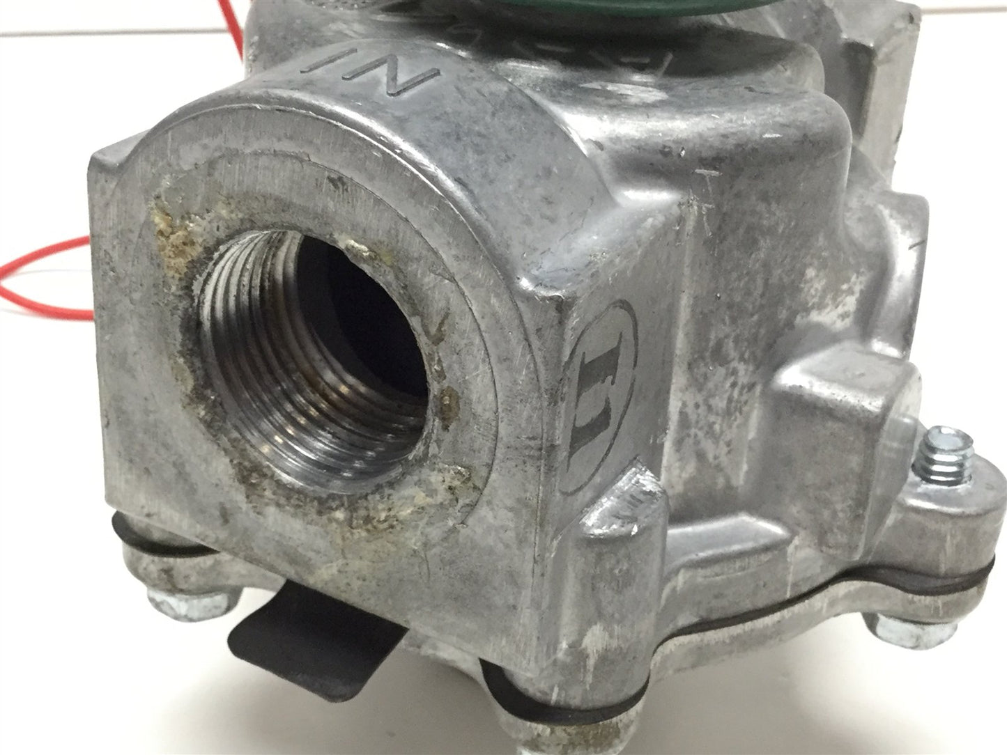 Used ASCO EF8215C053 Red-Hat Aluminum Solenoid Valve Fuel Gas 25 PSI, 120VAC, 1" NPT