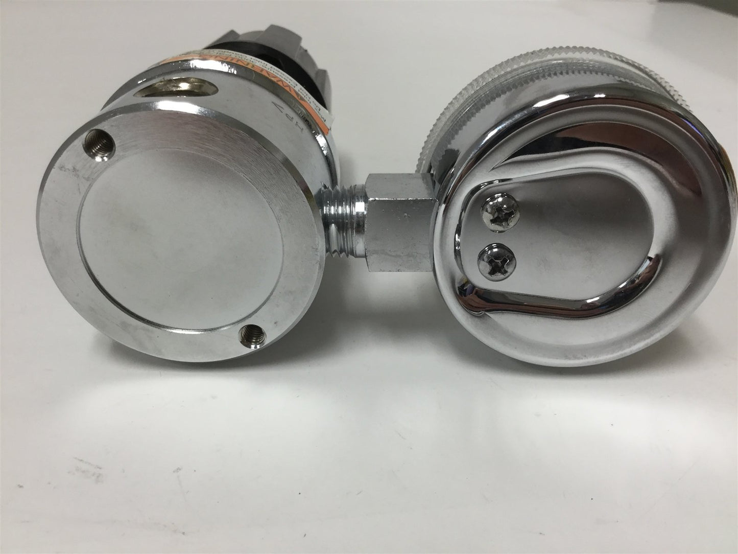 Used Concoa 3042001-000 Gas Regulator, With 30inHg to 100psi Gauge, Ports: 1/4" NPT