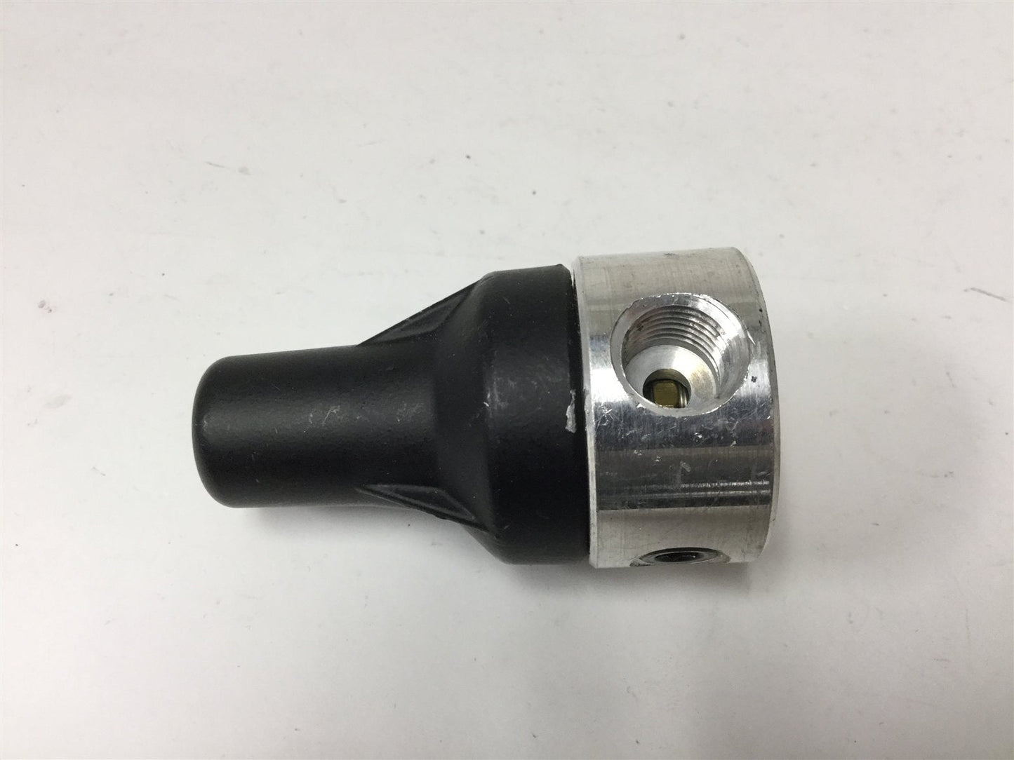 Used Norgren R14-200-R20A Regulator, Inlet: 400psi Max, Outlet: 20psi Max, 1/4" NPT
