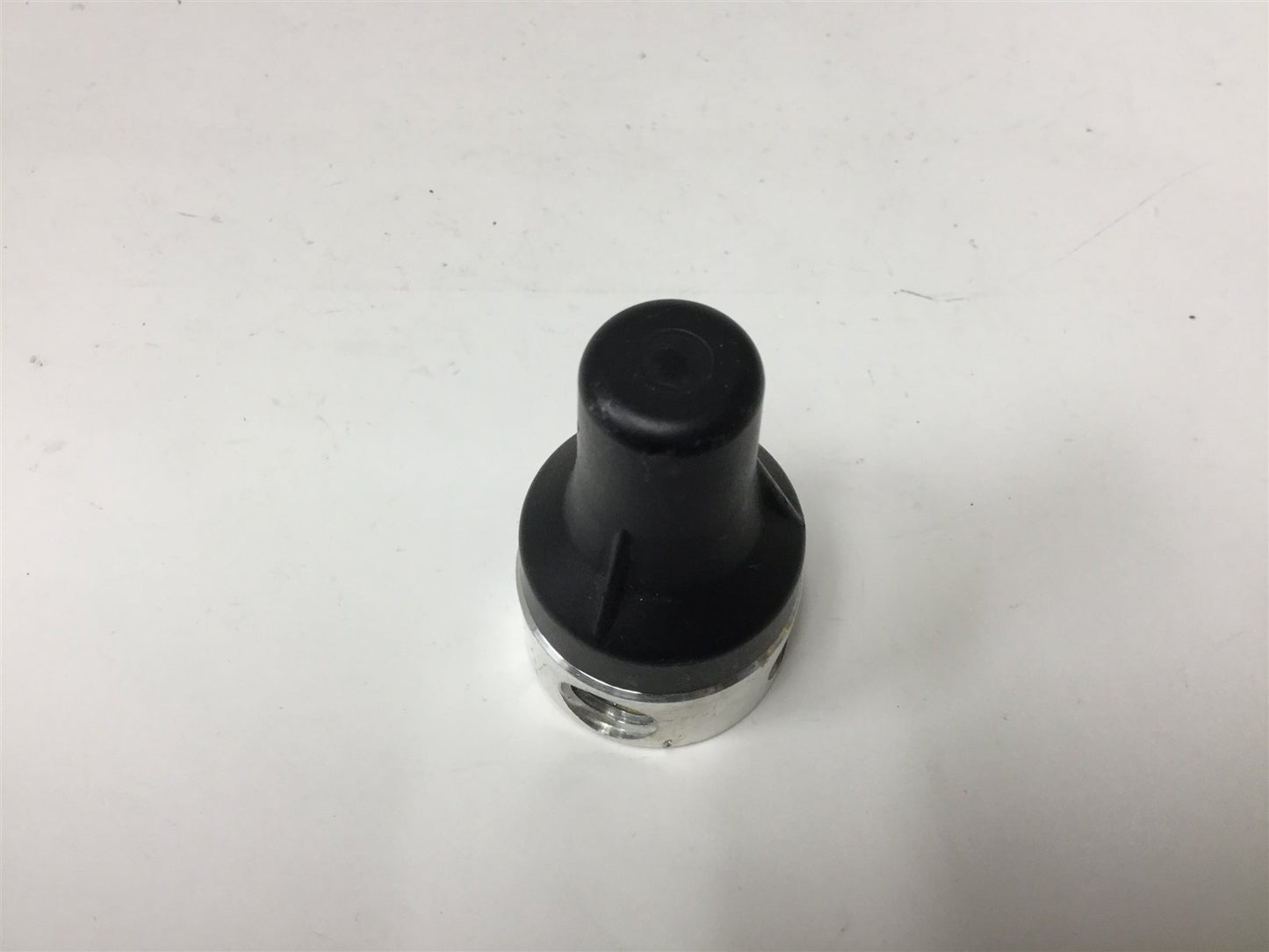 Used Norgren R14-200-R20A Regulator, Inlet: 400psi Max, Outlet: 20psi Max, 1/4" NPT