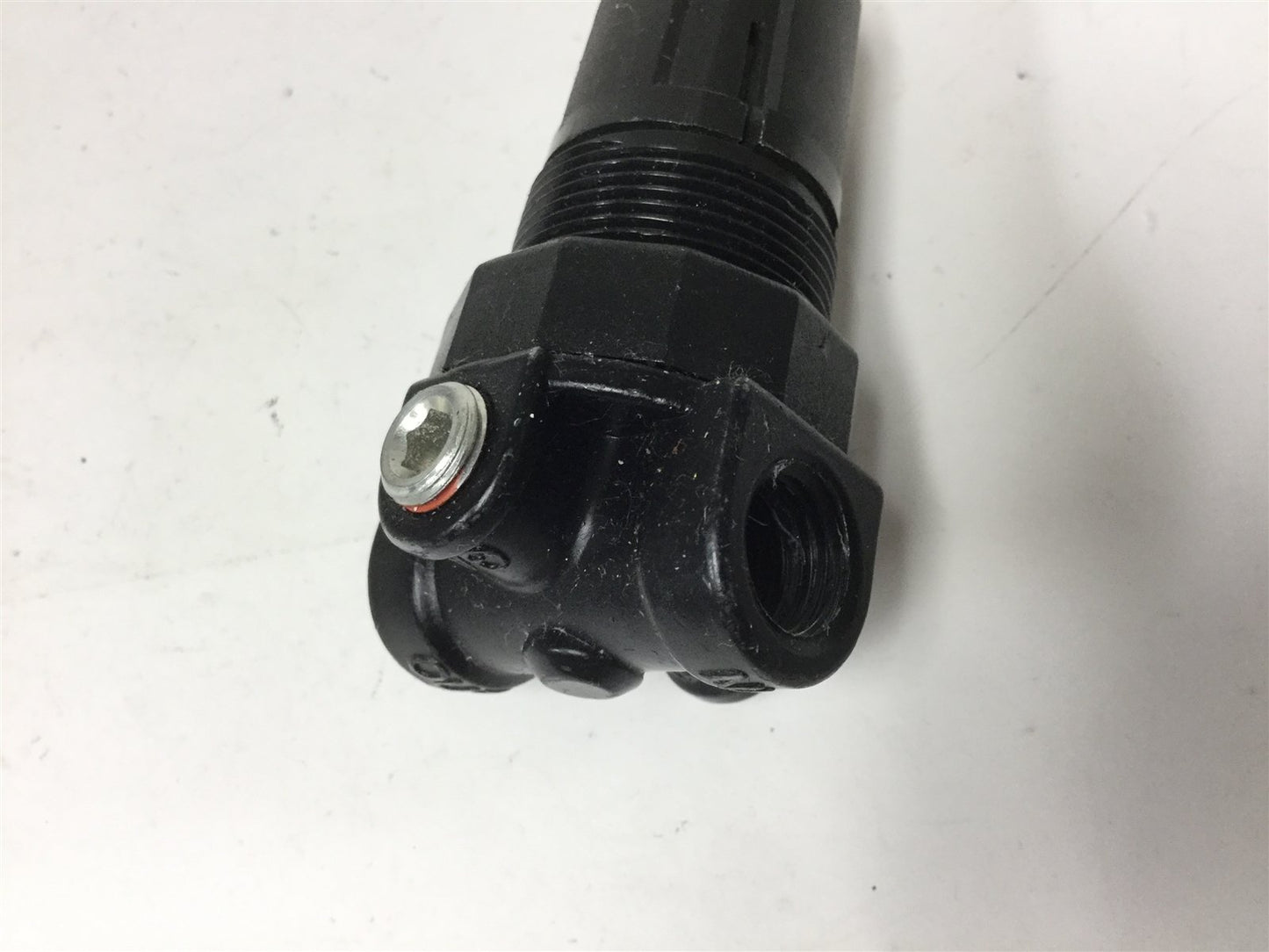 Used Lot of 2 Coilhose MR2 Regulators, Output Pressure: 0-125psi, Ports: 1/4" NPT