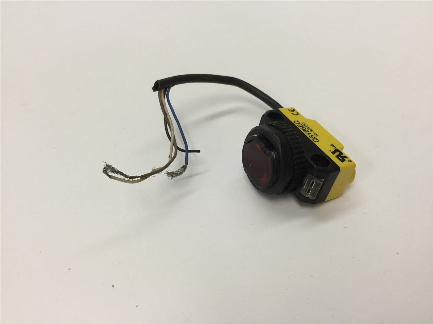 Used Banner QS186EQ Photoelectric Sensor Emitter, Voltage: 10-30VDC, Range: 20 Meters