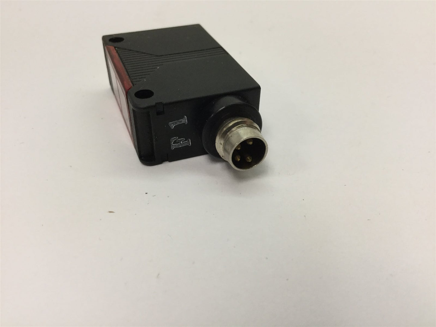 Used Sunx EQ-24-PN-J Photoelectric Sensor, Sensing Range: 30-200mm, Output: PNP