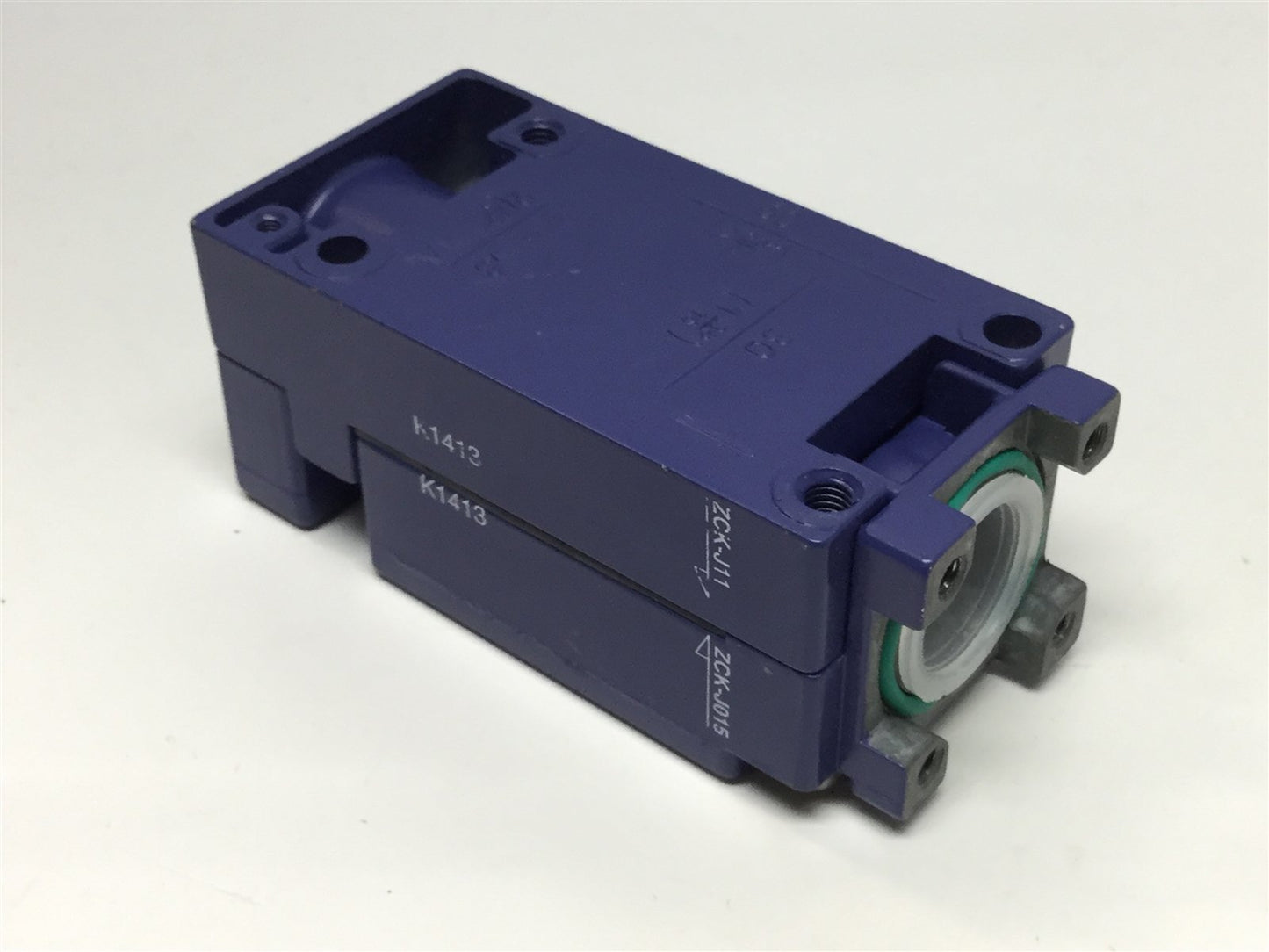 New – Open box Telemecanique ZCKJ115 OsiSense XCKJ Limit Switch High Temp Body 3A @ 240VAC