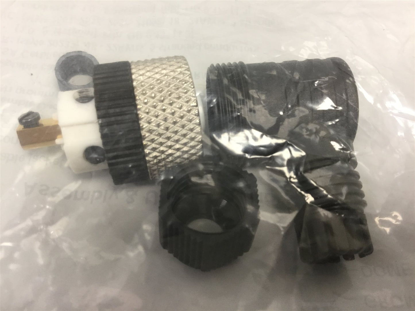 New Mencom MDC-5FP-FW07-R Female Right Angle 5 Pin Connector, Voltage: 250V AC/DC 4A