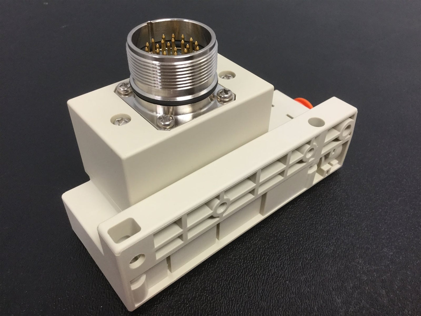 New SMC SV2000-51D-12AS-N11 Supply and Exhaust Block Assembly, SS5V2 Manifold