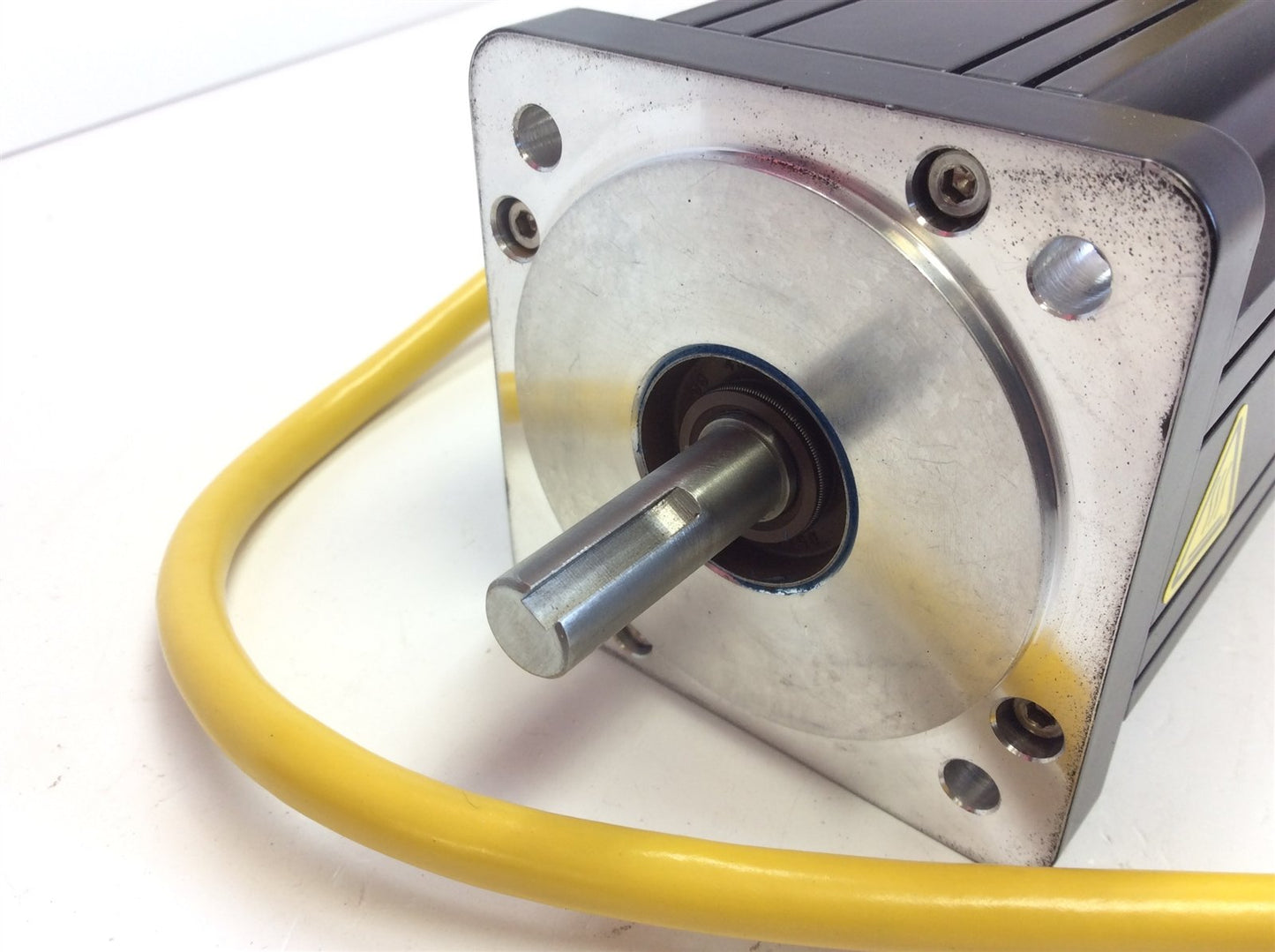 New Parker MPC724-113865 Servo Motor 230VAC, 4000 RPM, .79 HP, .68 KW, 61.8 KE