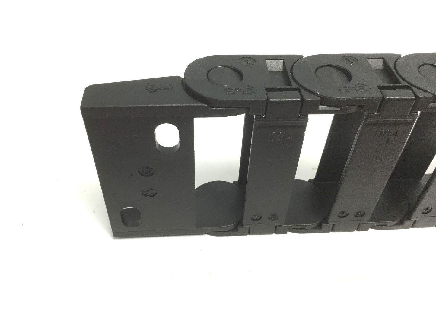 Used Igus B15i-050-048 Energy Chain, Bend Radius: 48mm Inner Width: 50mm Length: 25"