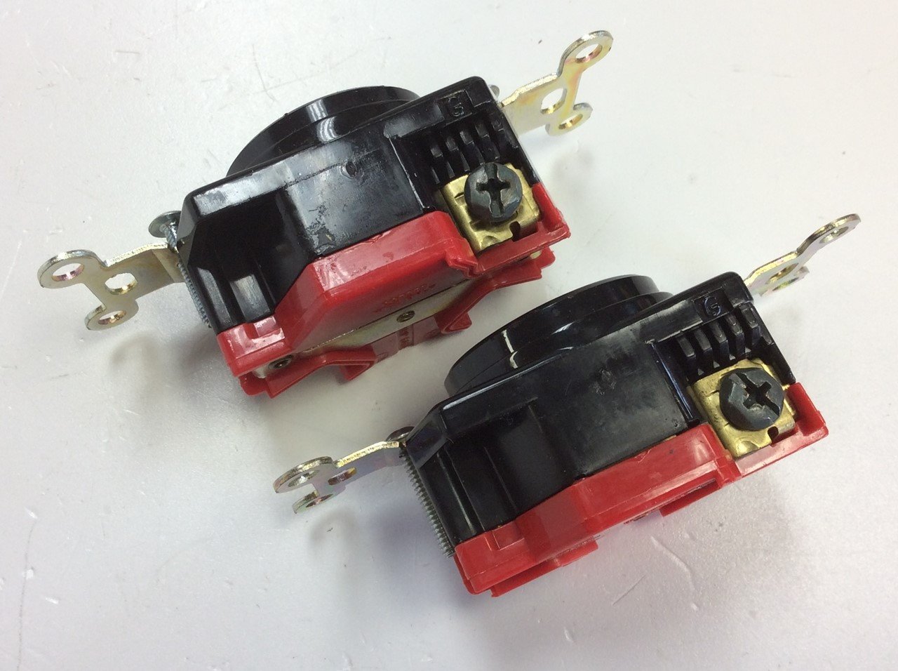 New – Open box Lot of 2 Eagle WC596/81-1 Twist Lock Receptacle NEMA L6-20 20A 250V 2P 3W UL