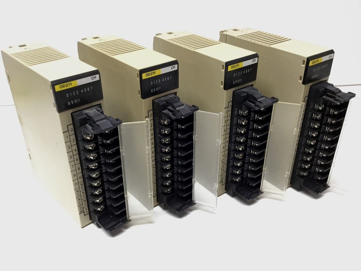 Used Lot of 4 Omron C200H-OD211 Solid State Output Unit Module, 24VDC 0.3A, 12-Point