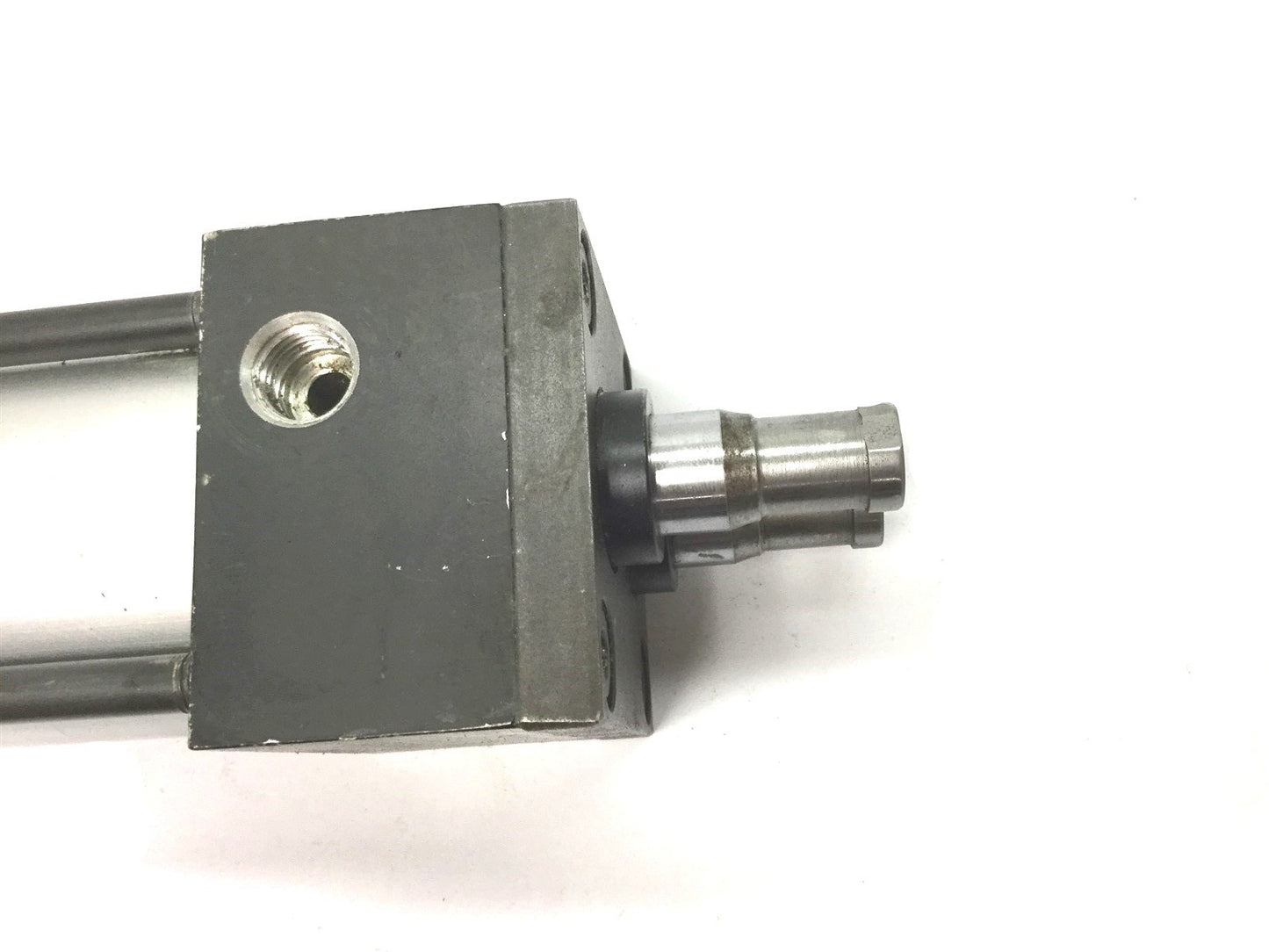 Used Norgren ND03J-N02-AAB00 Non-Rotating Cylinder, Bore: 2", Stroke: 3.5", 250psi