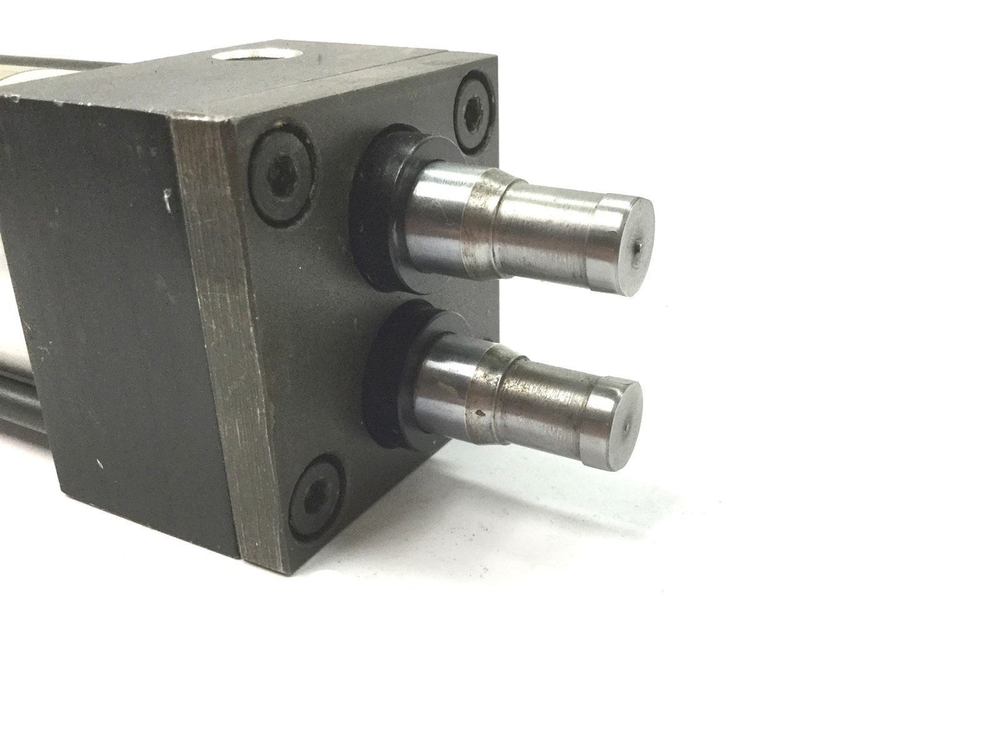 Used Norgren ND03J-N02-AAB00 Non-Rotating Cylinder, Bore: 2", Stroke: 3.5", 250psi
