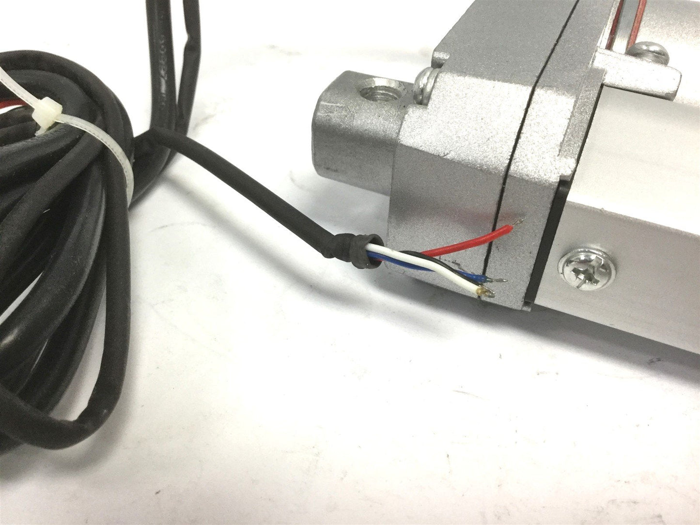 Used FRT14-115-24-40 Linear Actuator, Stroke: 115mm, 40mm/s Speed Max Load 100N 24VDC