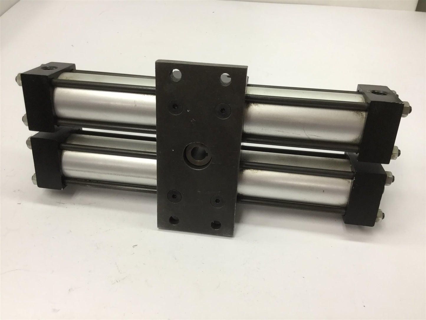 Used Norgren 353CC-4AA-AA4M0 Rotary Actuator, Rotation: 180°, Bore: 1.5", 150psi