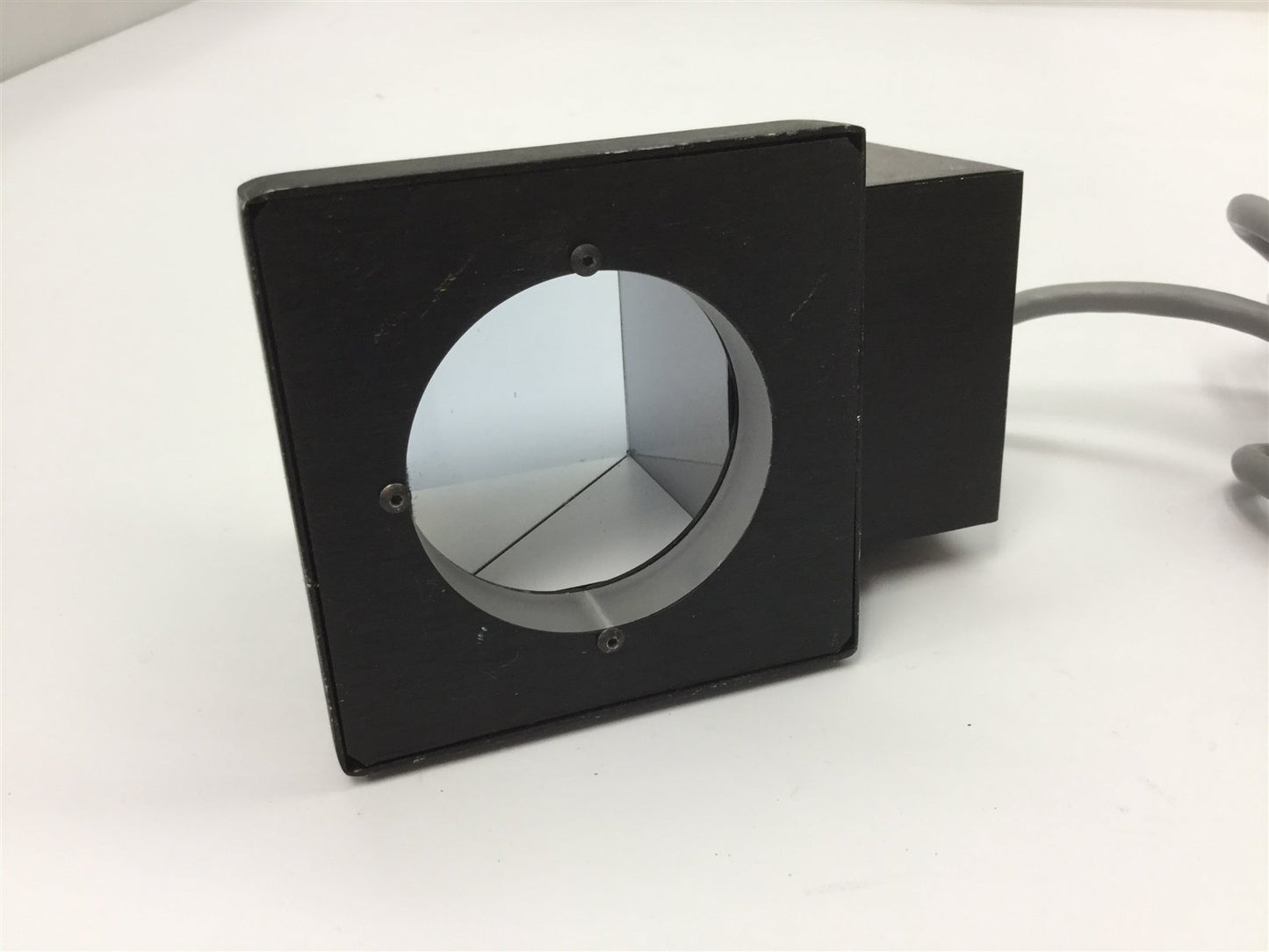 For parts or not working RVSI NER 007901 LED Illuminator, Power: 12VDC 638mA, *For Parts* Missing Bulb