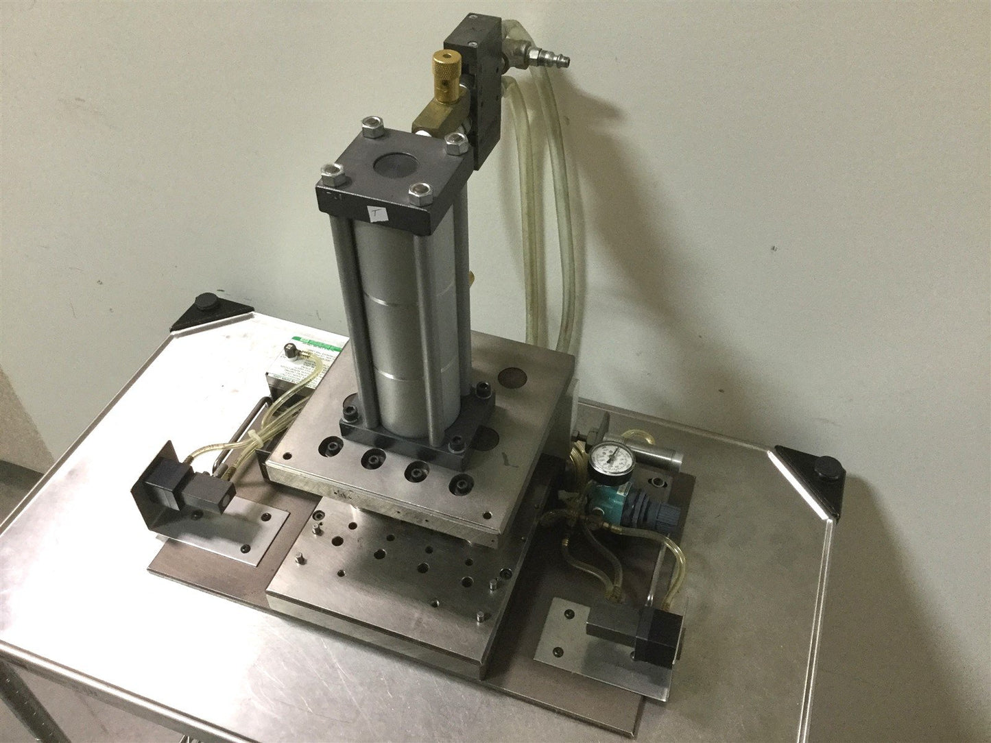 Used Fabco-Air MP2½x2-1-3 Multi Stage Air Cylinder Press, Stages: 3, Bore: 2.5"