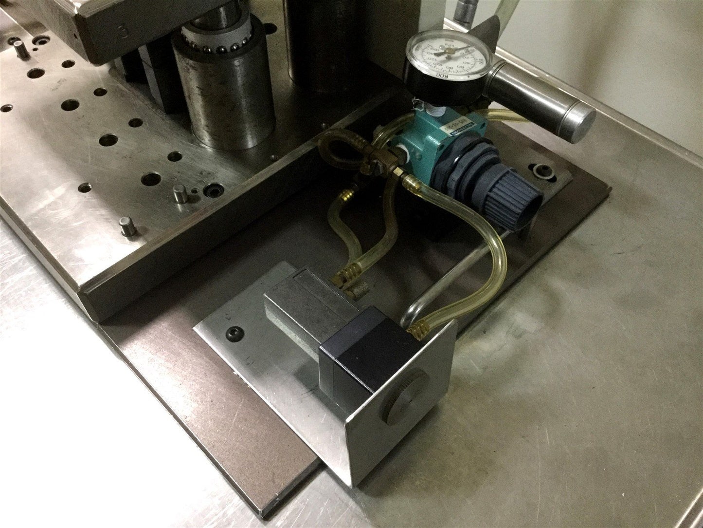 Used Fabco-Air MP2½x2-1-3 Multi Stage Air Cylinder Press, Stages: 3, Bore: 2.5"