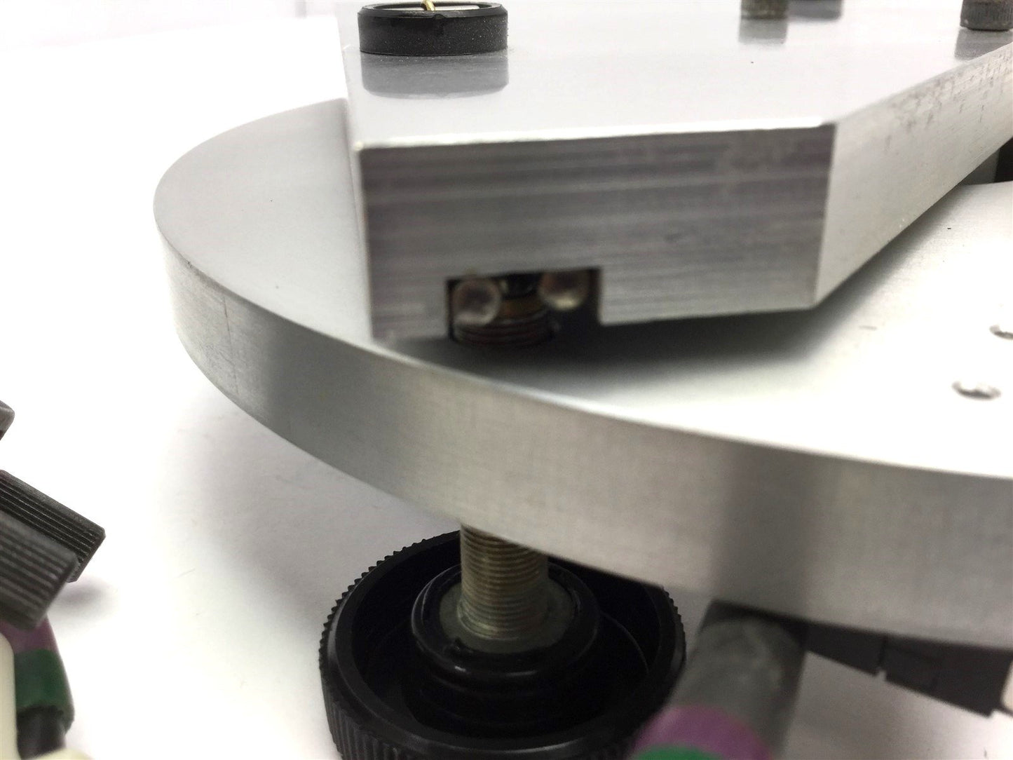 Used GSI Lumonics LX-100 Laser Adjustable Mirror Aperture, Mirror Diameter: 13.5mm