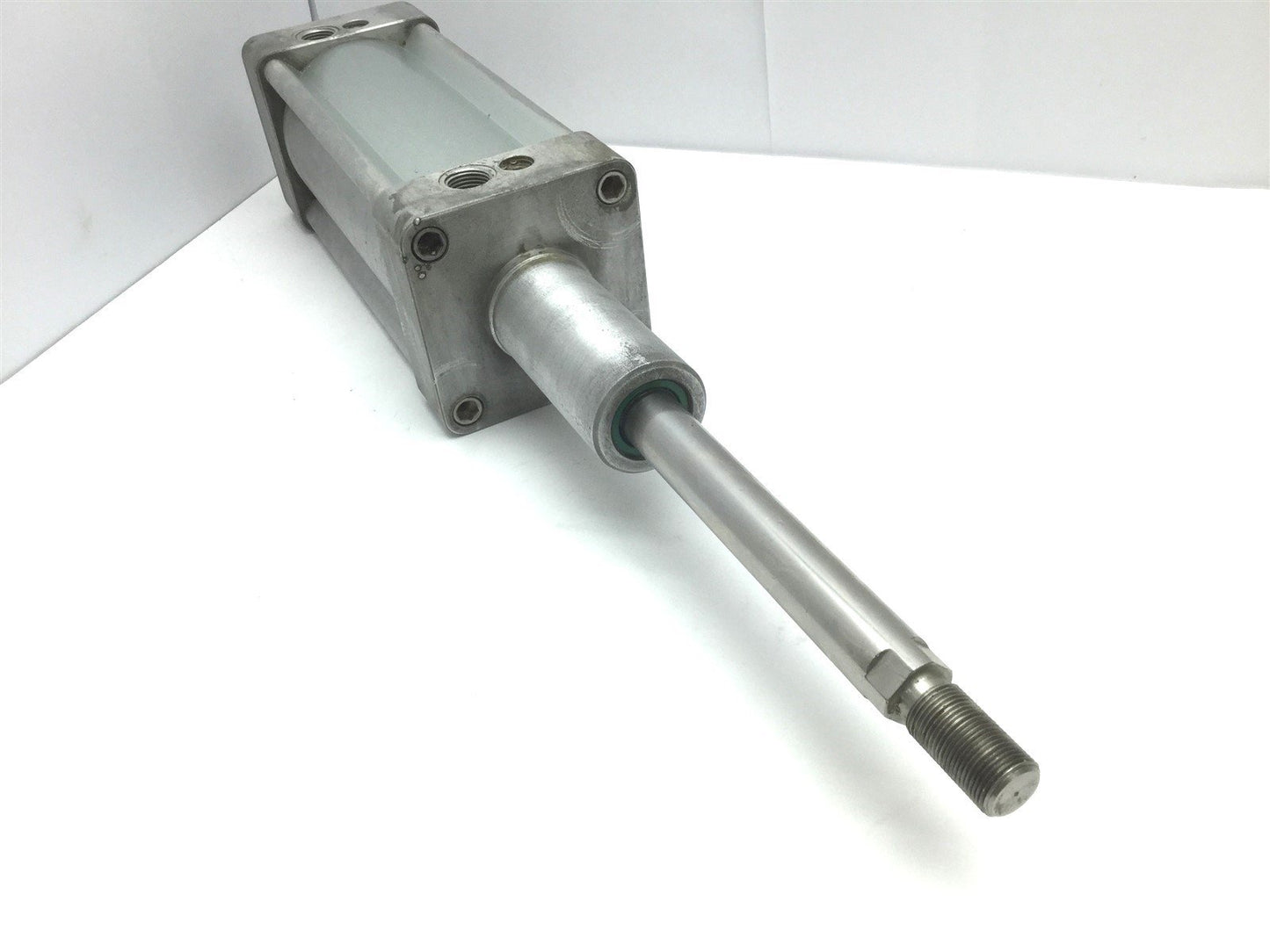 Used Pneumatic Tie Rod Cylinder, Air Cushions, Rod: 1", Travel: 6.25", Ports: 1/2 NPT
