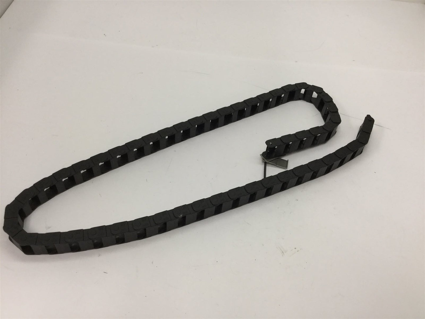 Used Igus R28 Energy Chain, Dimensions: 1m Long x 20mm Wide x 13mm High