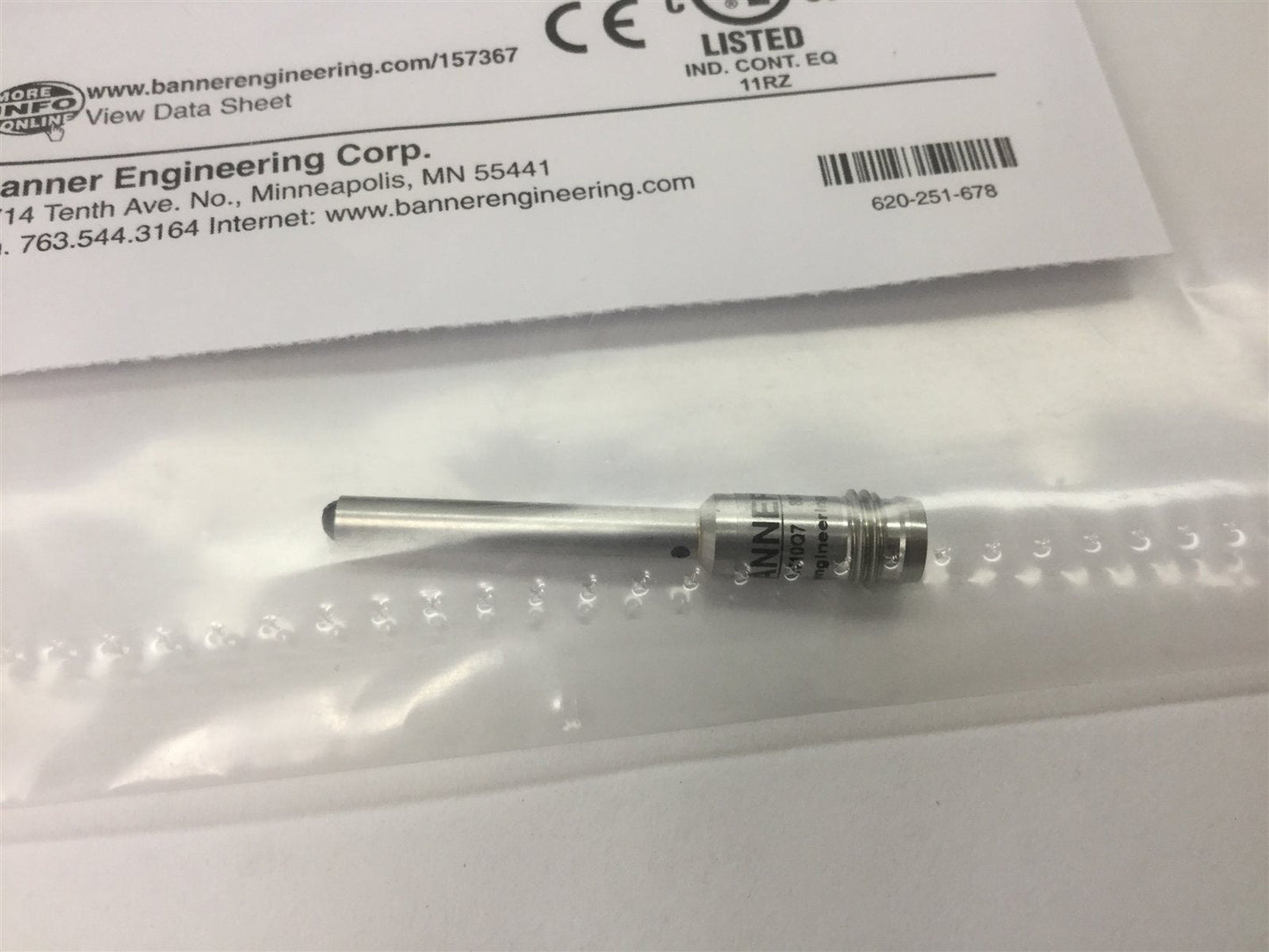 New Banner VSM4AP6CV10Q7 Diffuse Sensor, Range: 10mm, Supply: 10-30VDC, PNP