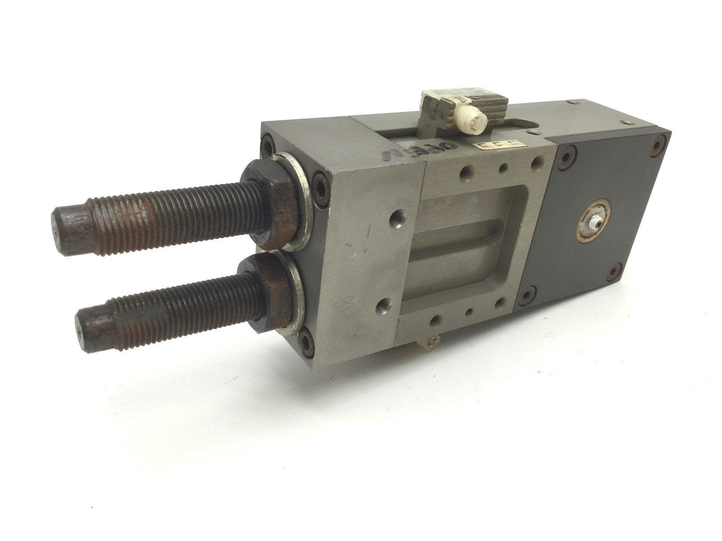 Used Numation RW030A1AEZC1 Rotary Actuator, Rotation: 90ø, Bore: 30 in-lb Shaft: 0.5"