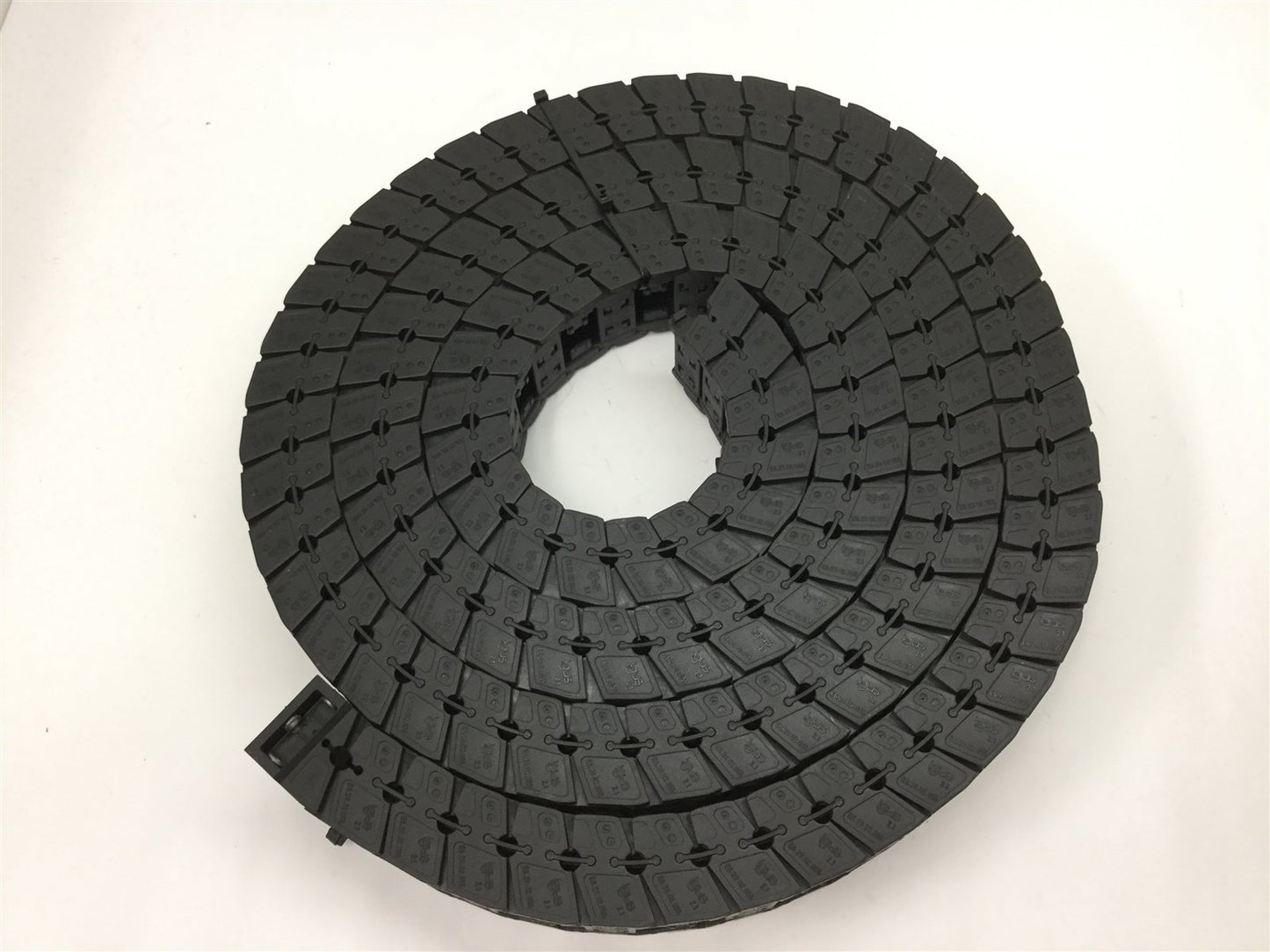 Used Igus E6.29.01.055 E-Chain, Length: 8 Feet, Inside Dimensions: 1.18" x 1"