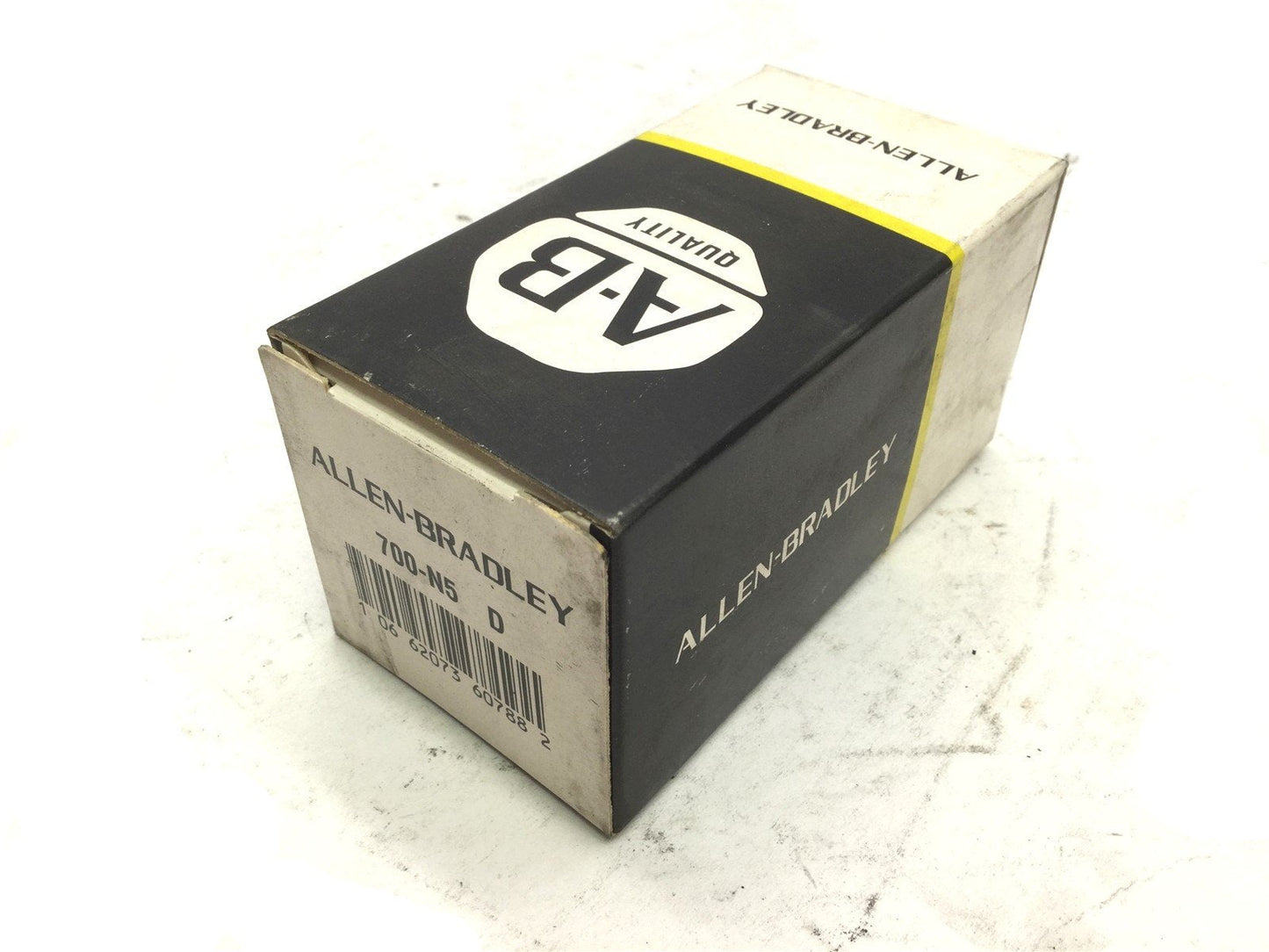 New Lot of 5 New Allen Bradley 700-N5 Surge Suppressors, Max: 150V, Series: D