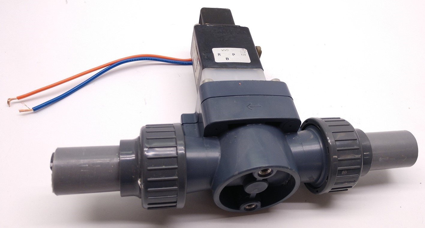 Used Burkert 0142 00042008 Solenoid Valve, 24VDC, 5W, 72.52-87.02 PSI w/ Flying Leads