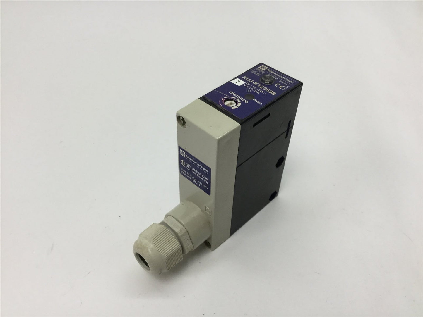 Used Telemecanique XUJ-K123538 Photoelectric Sensor, Sensing Range: 48", PNP/NPN