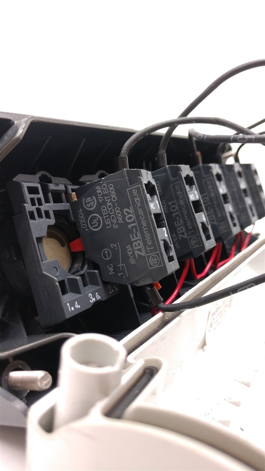 Used Telemecanique XAL-D/K-1-4X-H7 Enclosure, w/ 5 Buttons and Cable, Enc. Type 1, 4x